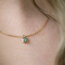 Discover our customizable Joy necklace in teal sapphire on our website! 💎

What other stone would you like to combine it with? ✨

#saphir #saphirteal #pierresprécieuses #joaillerie #collier #idéecadeau